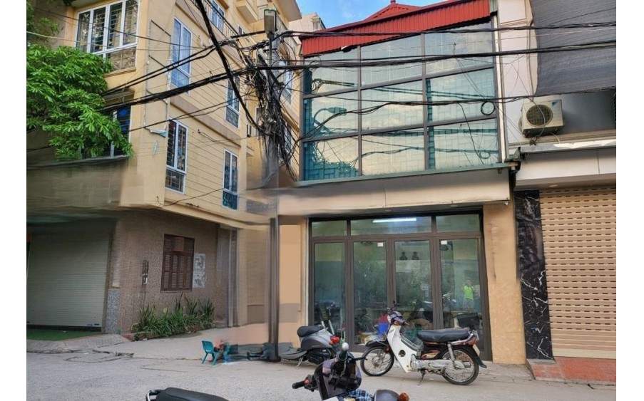Cho thuê nhà ngõ ô tô phố Nguyễn Chính, Hoàng Mai , Hà Nội. DT 61m - 2 tầng - MT 5m. Giá 12 Triệu/tháng.
